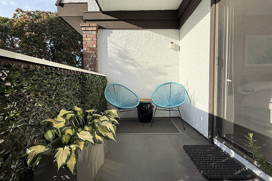 204 1610 Chesterfield Avenue North Vancouver, BC - 24