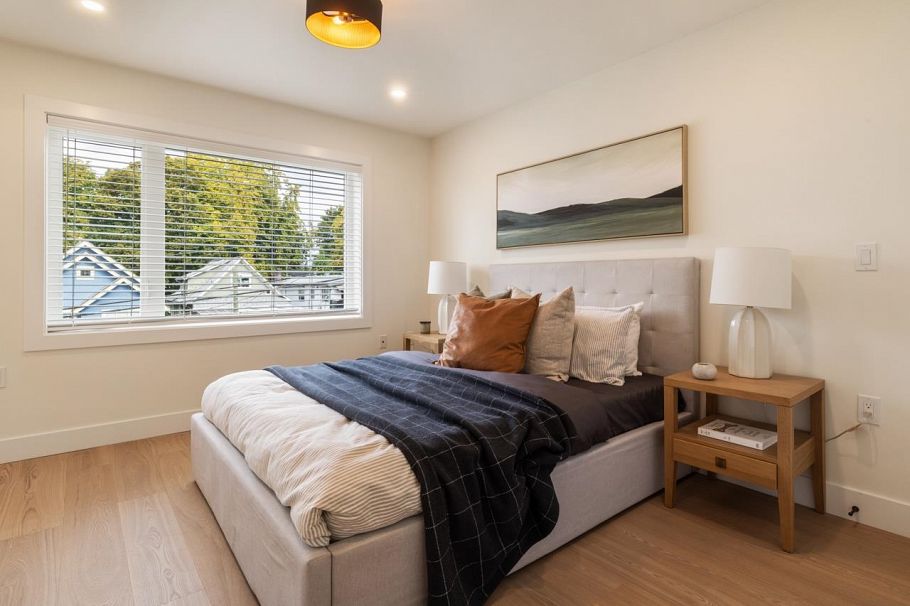 2049 E 4th Avenue Vancouver, BC - 14