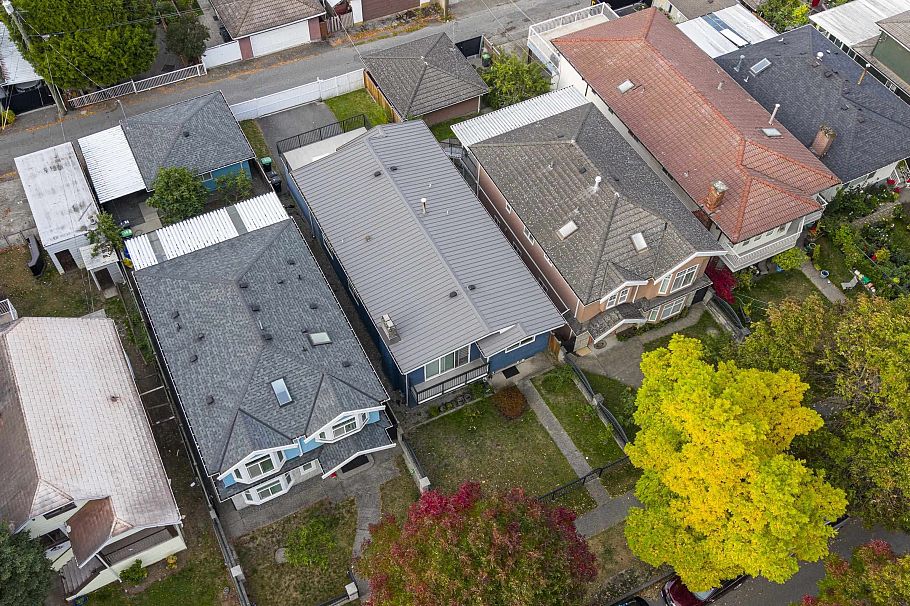 1827 E 40th Avenue Vancouver, BC - 34