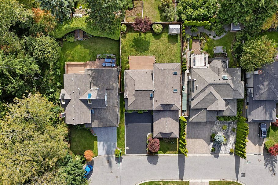 1643 Kerrstead Place North Vancouver, BC - 3