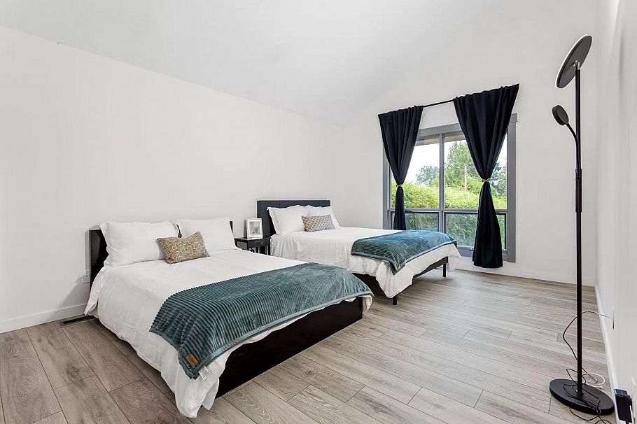 1052 W 53rd Avenue Vancouver, BC - 16