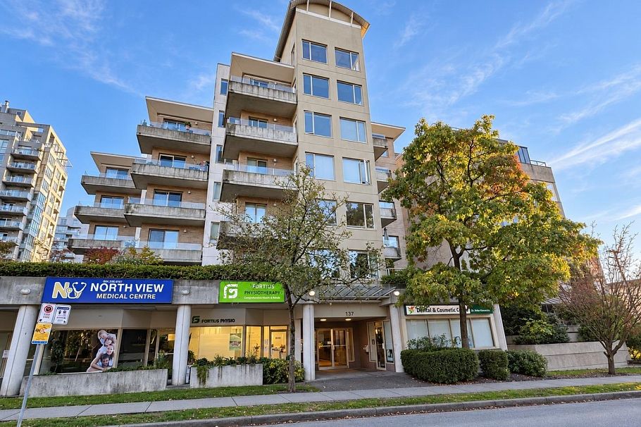 504 137 W 17th Street North Vancouver, BC - 1