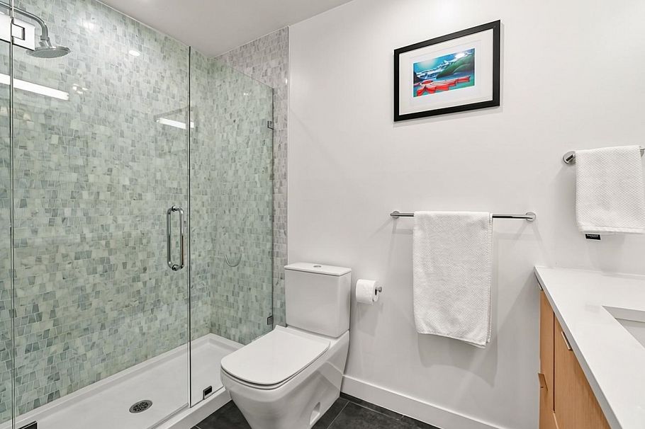 104 108 E 35th Avenue Vancouver, BC - 25
