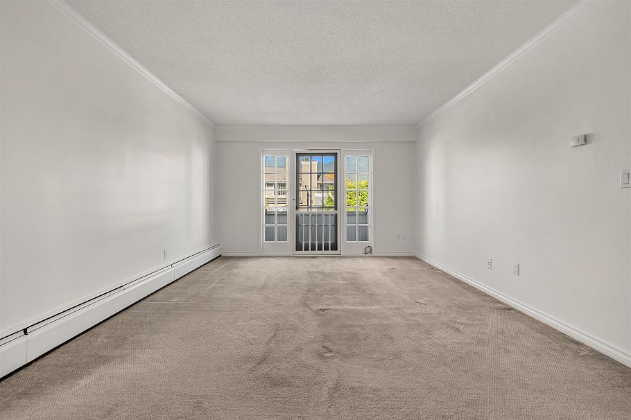 304 120 W 17th Street North Vancouver, BC - 13
