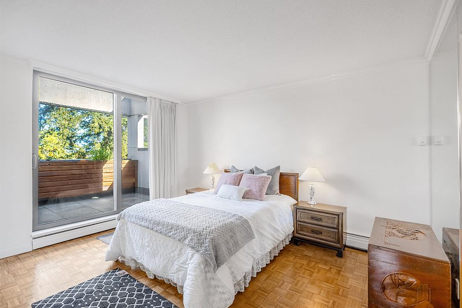 512 4900 Cartier Street Vancouver, BC - 4