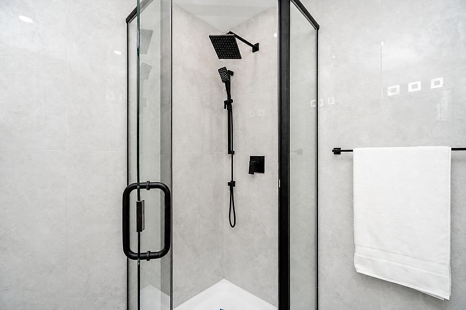 2828 Cheyenne Avenue Vancouver, BC - 20