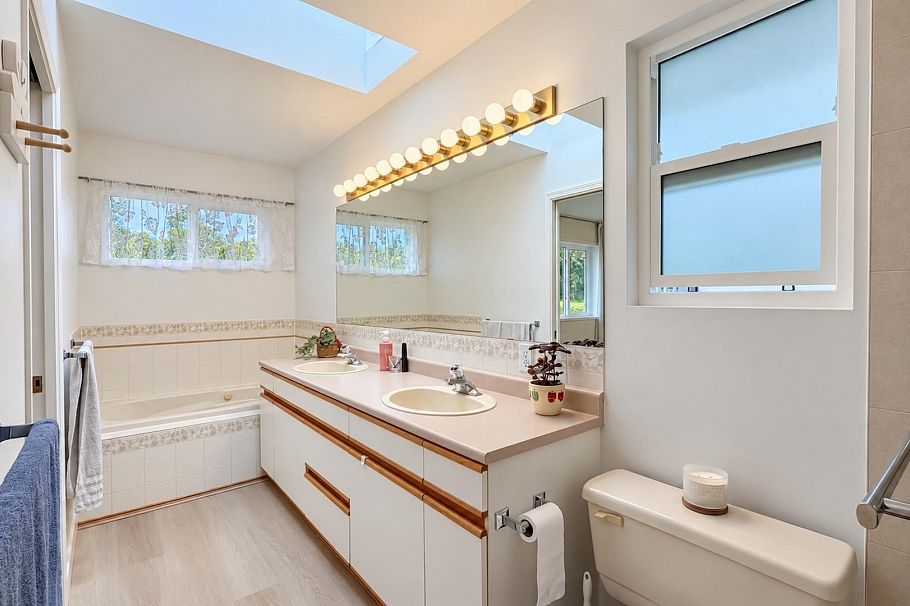 1643 Kerrstead Place North Vancouver, BC - 36