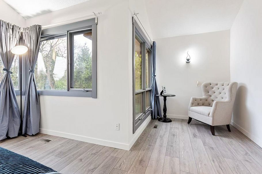 1052 W 53rd Avenue Vancouver, BC - 18