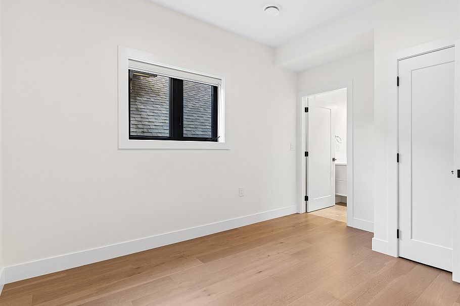 1 878 E 37th Avenue Vancouver, BC - 15