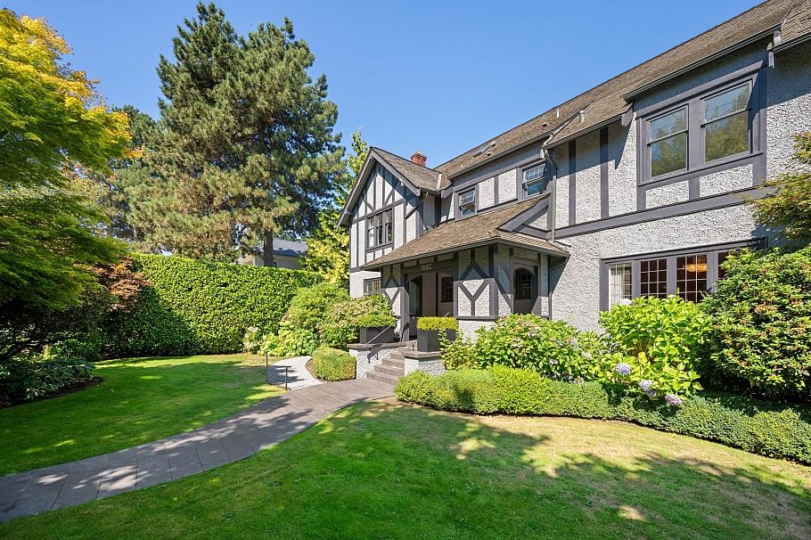 1519 W 35th Avenue Vancouver, BC - 2