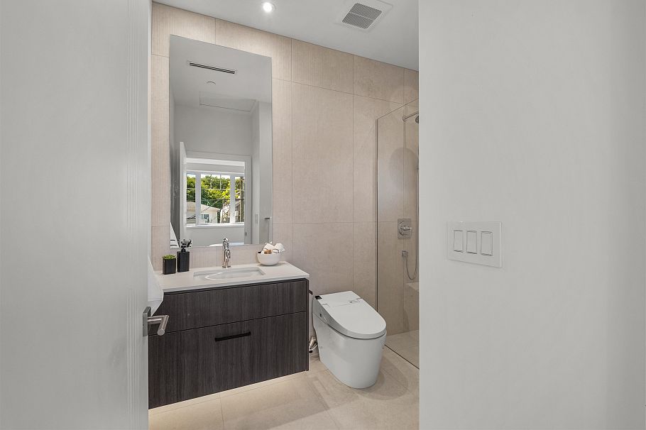 2236 E 5th Avenue Vancouver, BC - 19
