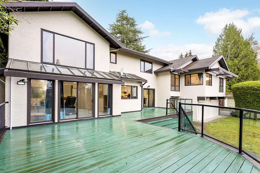1052 W 53rd Avenue Vancouver, BC - 25
