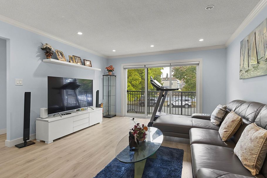 1827 E 40th Avenue Vancouver, BC - 6