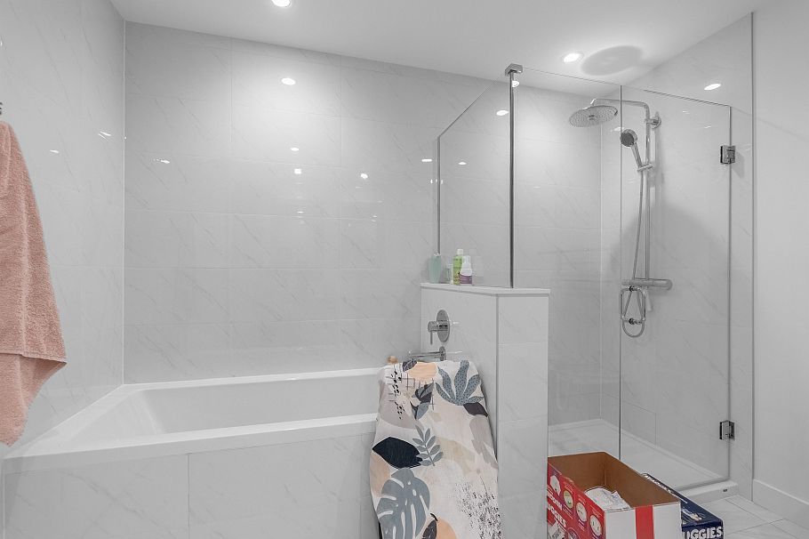 308 747 E 3rd Street North Vancouver, BC - 21