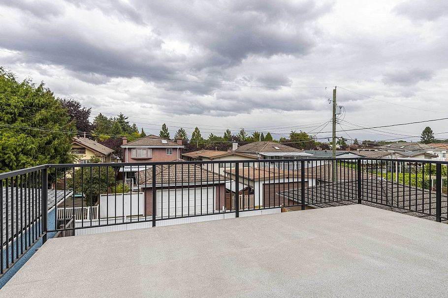 1827 E 40th Avenue Vancouver, BC - 26
