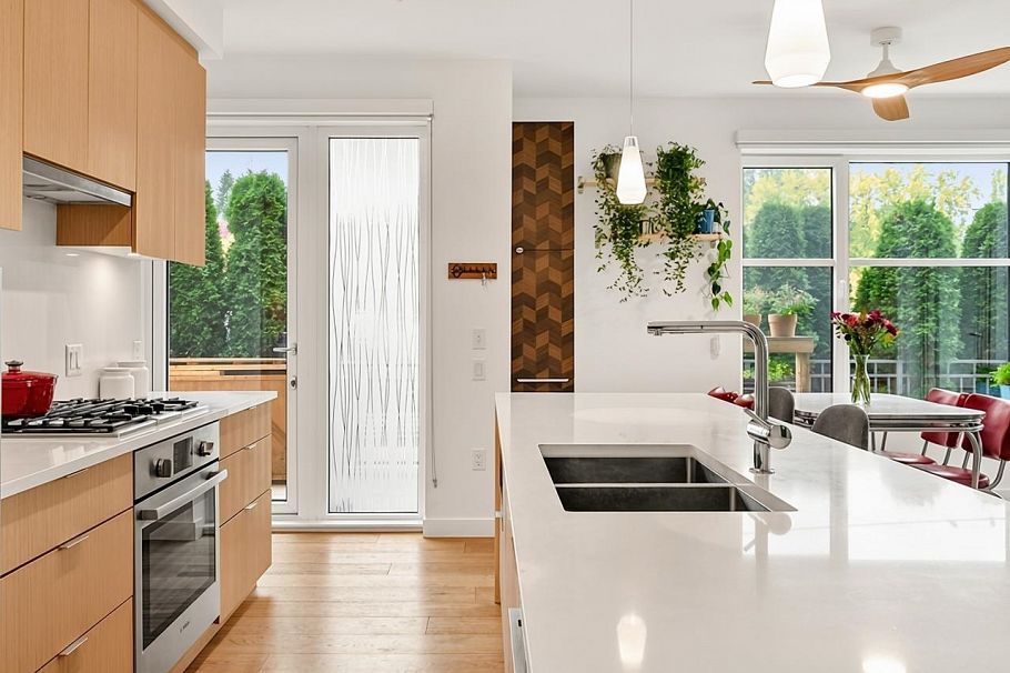 104 108 E 35th Avenue Vancouver, BC - 7
