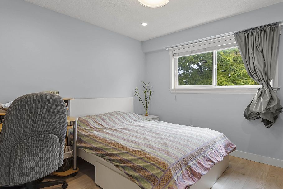 1827 E 40th Avenue Vancouver, BC - 18