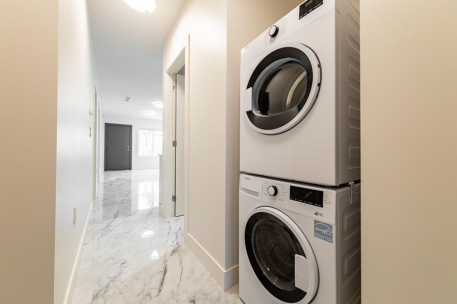 840 E 14th Street North Vancouver, BC - 34