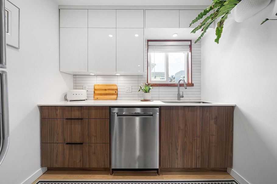 140 2390 Mcgill Street Vancouver, BC - 2
