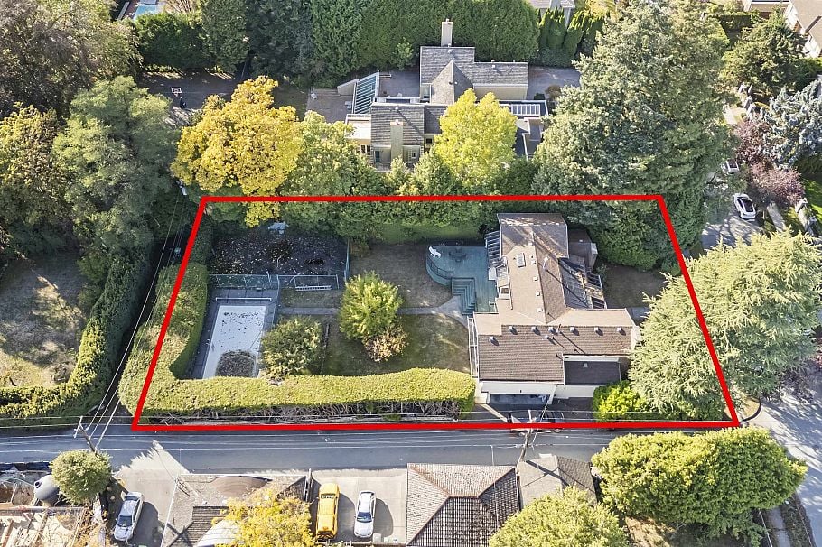 1052 W 53rd Avenue Vancouver, BC - 2