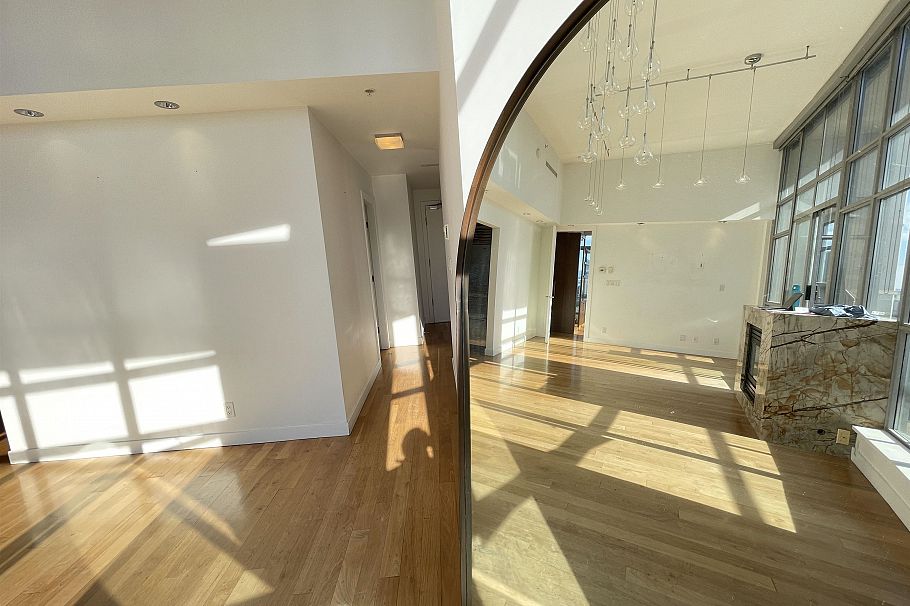PH3 1050 Smithe Street Vancouver, BC - 38
