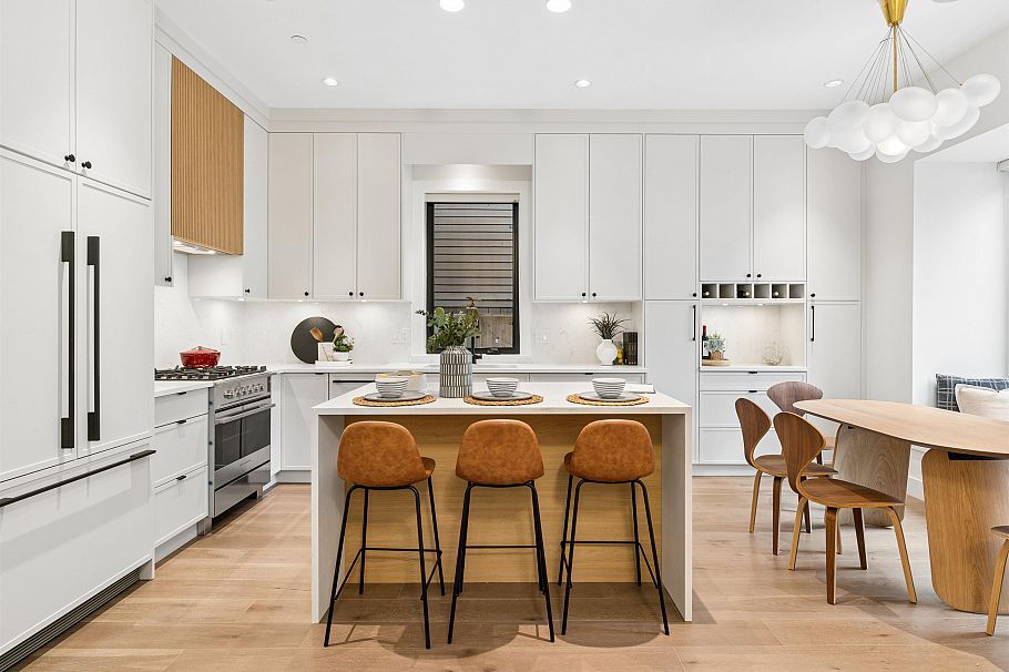 1 878 E 37th Avenue Vancouver, BC - 9