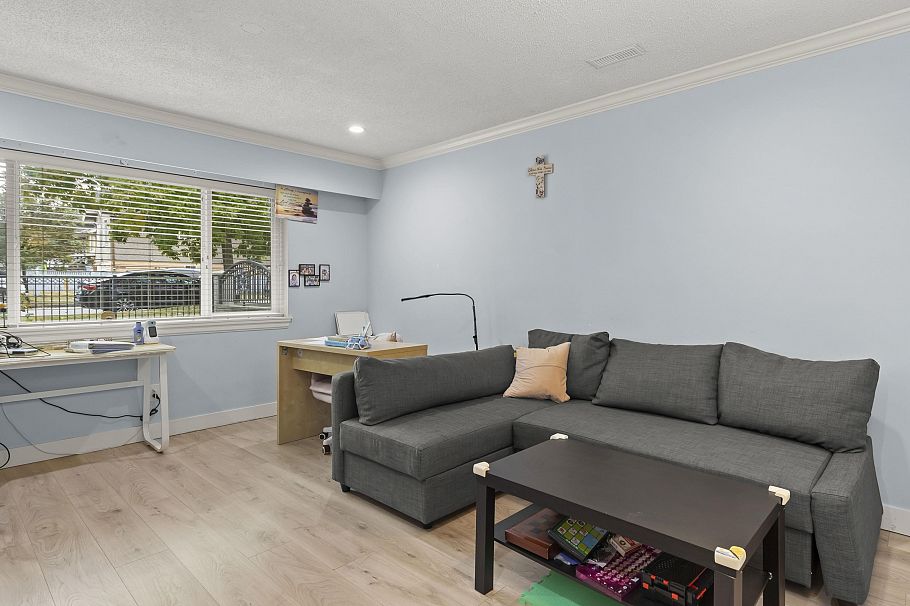 1827 E 40th Avenue Vancouver, BC - 20