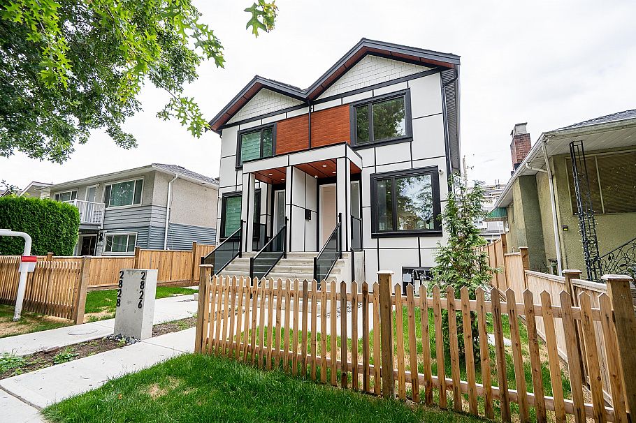 2828 Cheyenne Avenue Vancouver, BC - 1
