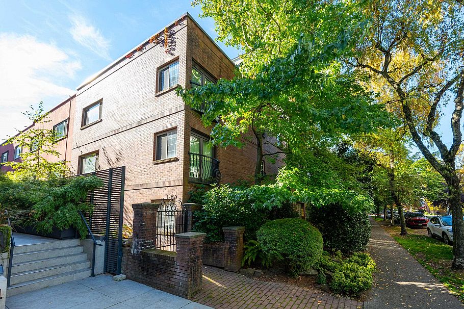 104 1940 Barclay Street Vancouver, BC - 2