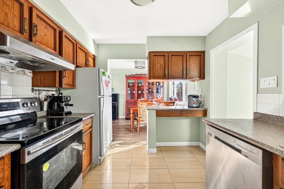3232 W 16th Avenue Vancouver, BC - 14