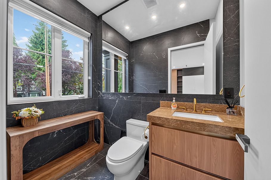 6664 Balsam Street Vancouver, BC - 18