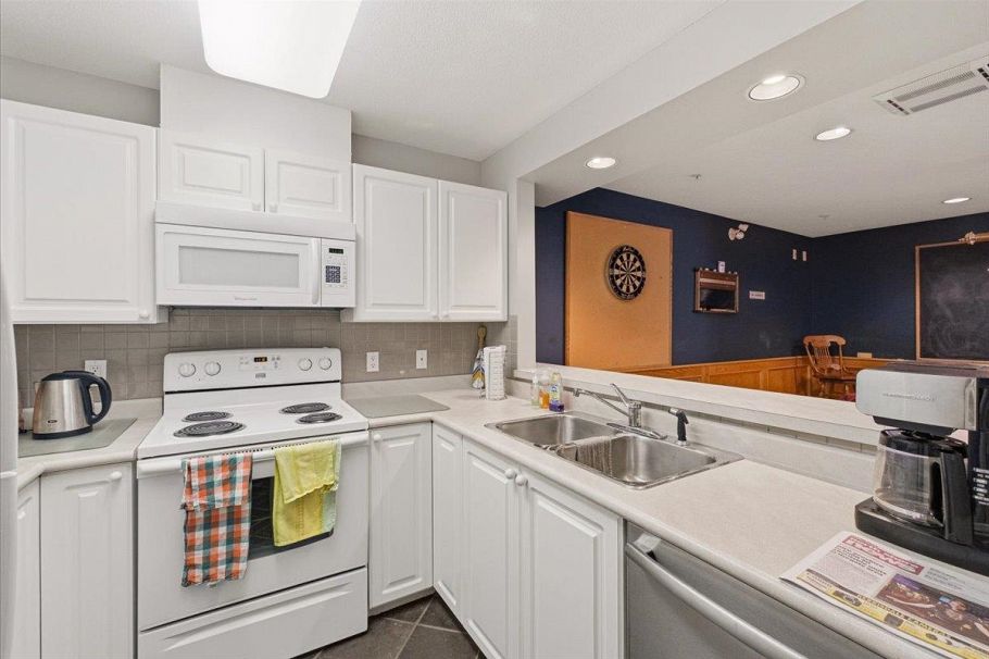 411 2059 Chesterfield Avenue North Vancouver, BC - 28