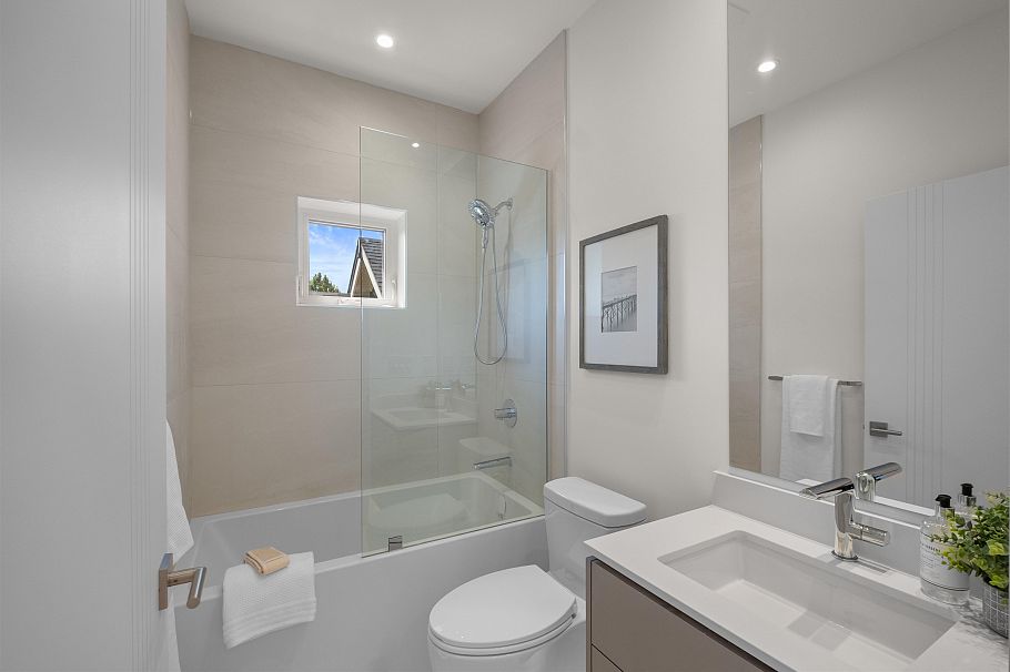 2236 E 5th Avenue Vancouver, BC - 27