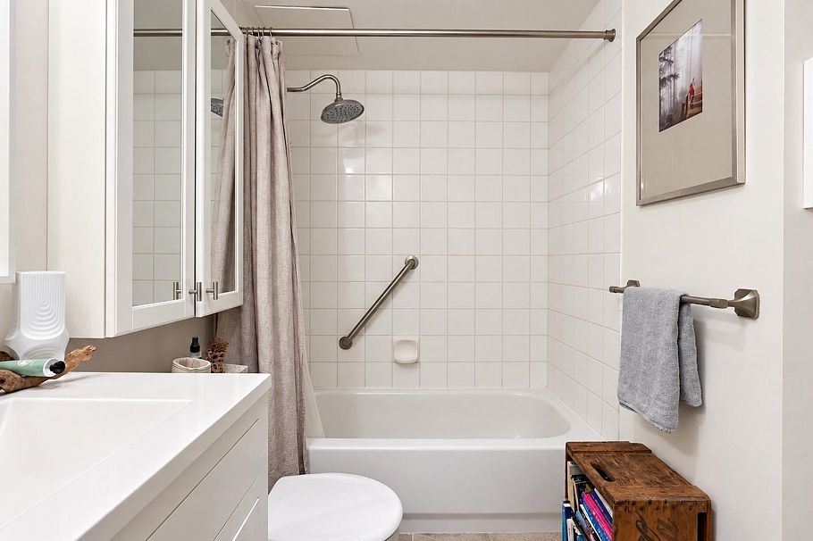 204 1610 Chesterfield Avenue North Vancouver, BC - 21