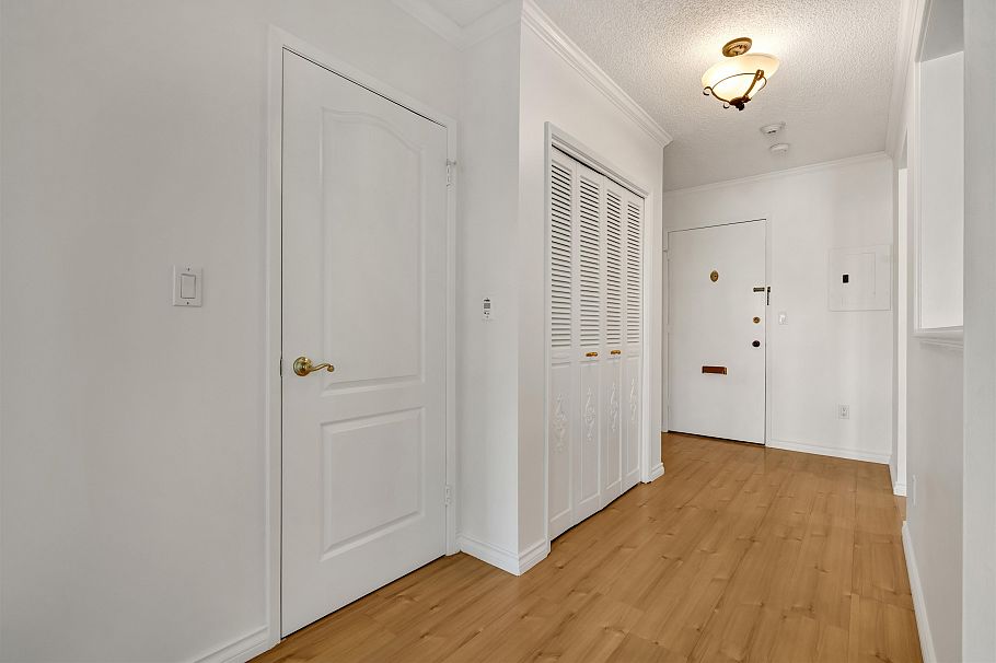 304 120 W 17th Street North Vancouver, BC - 15