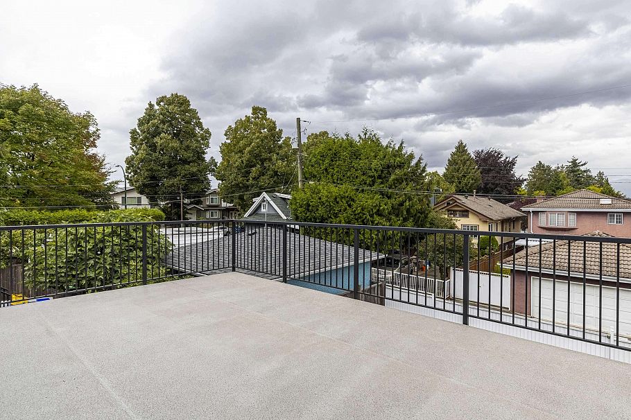 1827 E 40th Avenue Vancouver, BC - 27