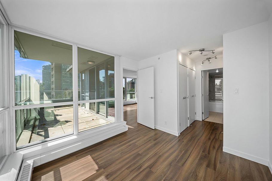 519 135 E 17th Street North Vancouver, BC - 12