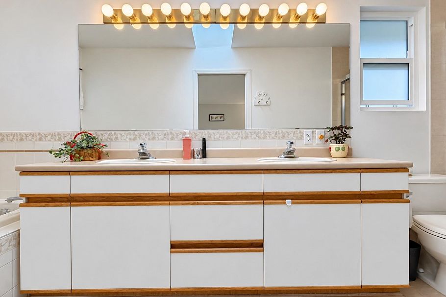 1643 Kerrstead Place North Vancouver, BC - 37