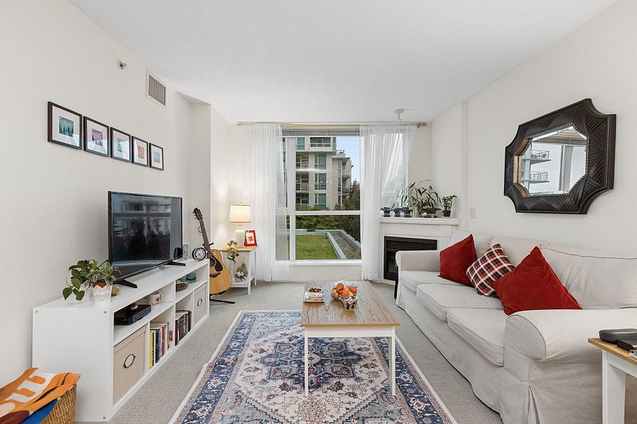 607 188 E Esplanade North Vancouver, BC - 2