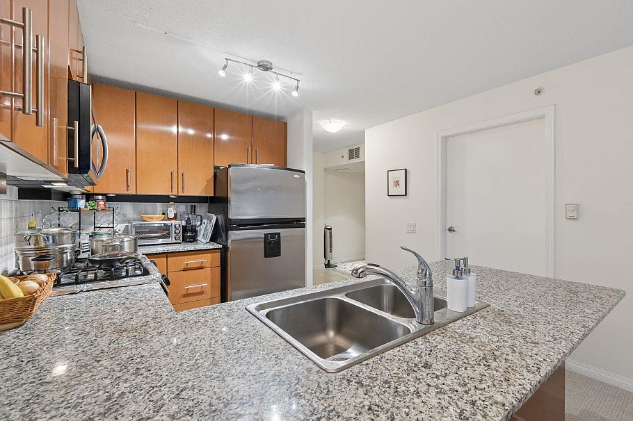 607 188 E Esplanade North Vancouver, BC - 16