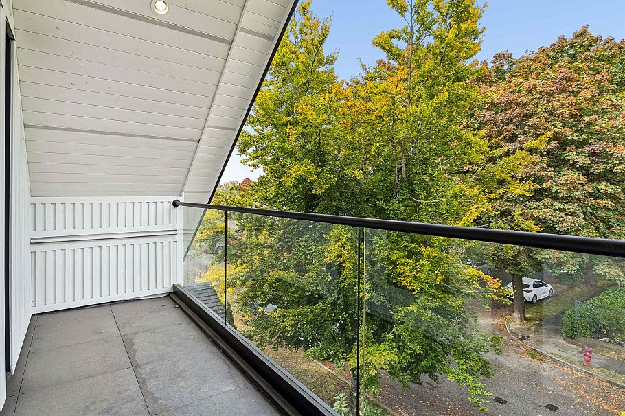 1 878 E 37th Avenue Vancouver, BC - 30