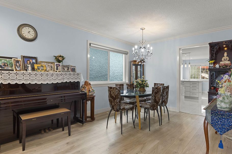 1827 E 40th Avenue Vancouver, BC - 9