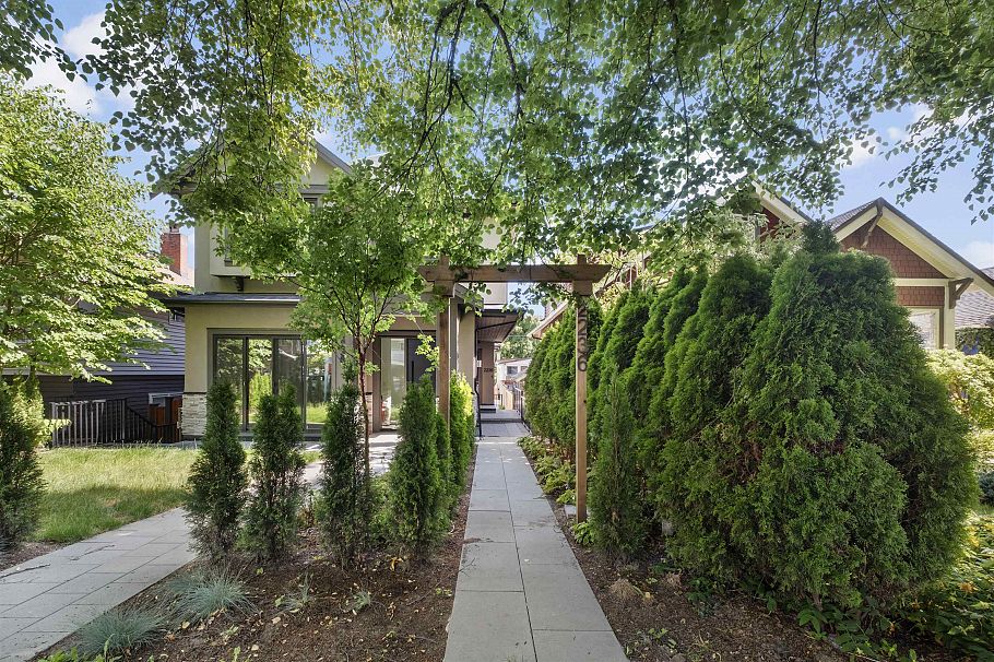 2236 E 5th Avenue Vancouver, BC - 36