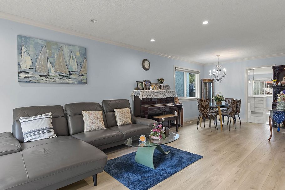 1827 E 40th Avenue Vancouver, BC - 8