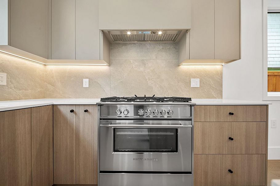 2 2547 E 2nd Avenue Vancouver, BC - 15