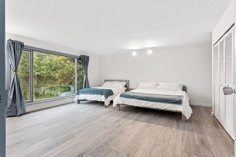 1052 W 53rd Avenue Vancouver, BC - 14