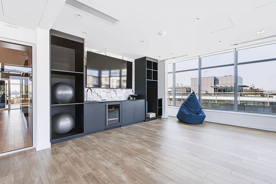 704 777 Harbour Way North Vancouver, BC - 31