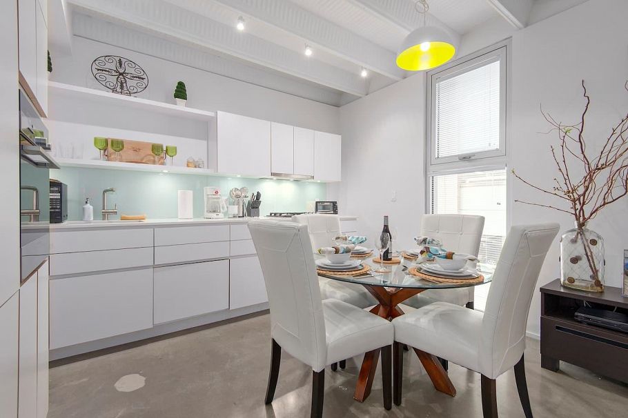 602 219 E Georgia Street Vancouver, BC - 4