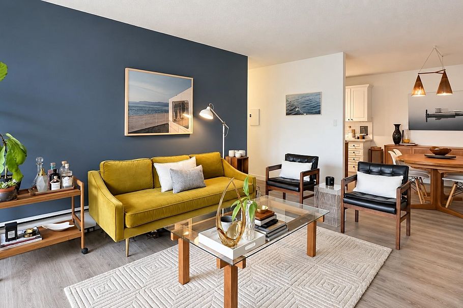 204 1610 Chesterfield Avenue North Vancouver, BC - 4