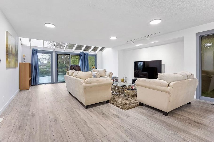1052 W 53rd Avenue Vancouver, BC - 9